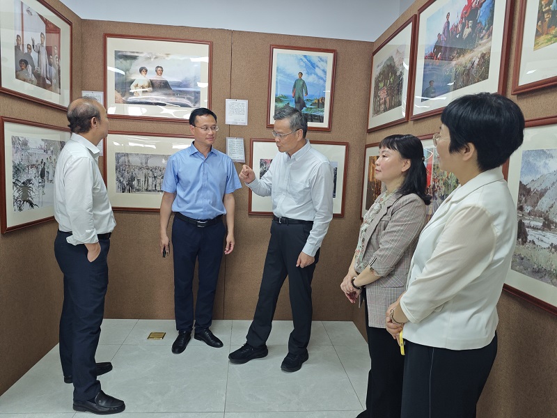 呂業(yè)升到集團(tuán)調(diào)研工會(huì)工作.jpg